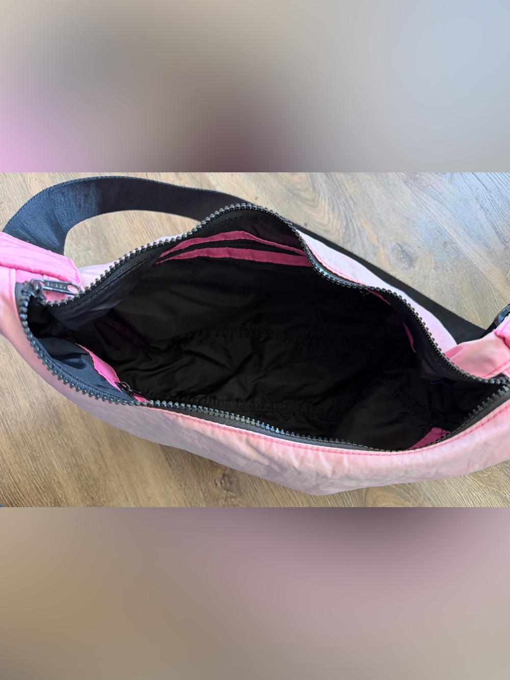 Baggu Medium Nylon Crescent Bag Pink Ombré - Picture 2 of 4